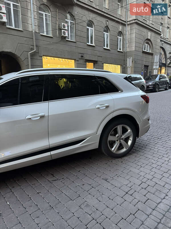 Внедорожник / Кроссовер Audi e-tron 2019 в Киеве