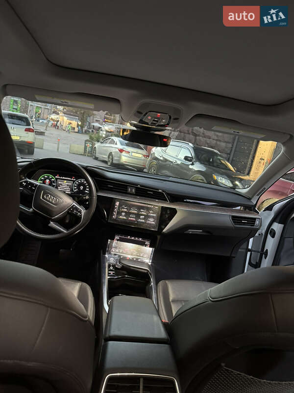 Внедорожник / Кроссовер Audi e-tron 2019 в Киеве