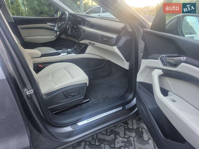 Позашляховик / Кросовер Audi e-tron 2020 в Хмельницькому