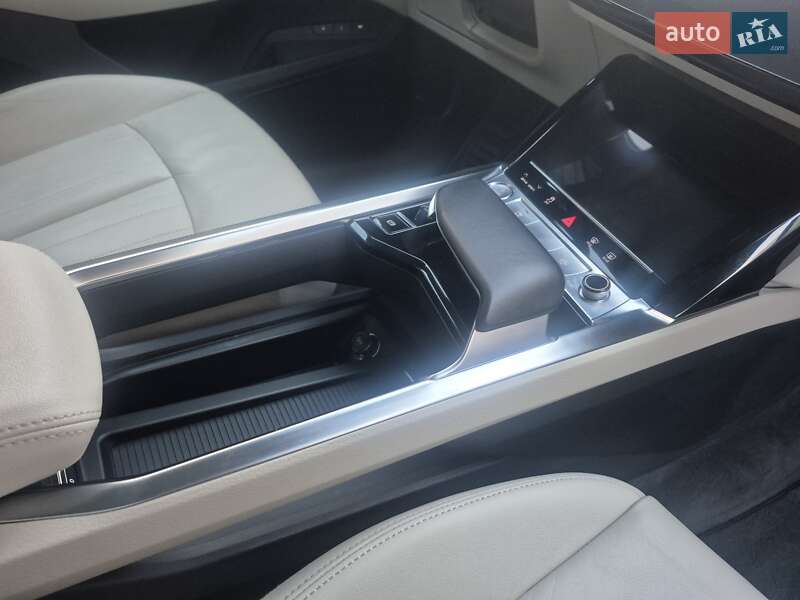 Позашляховик / Кросовер Audi e-tron 2020 в Хмельницькому