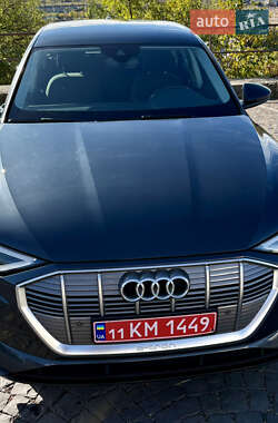 Позашляховик / Кросовер Audi e-tron 2020 в 