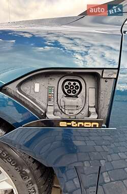 Внедорожник / Кроссовер Audi e-tron 2019 в 