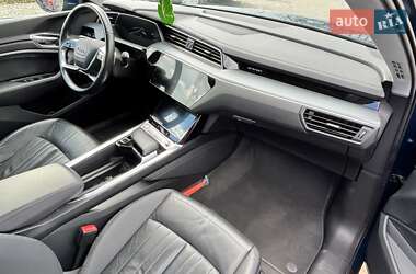 Внедорожник / Кроссовер Audi e-tron 2019 в 