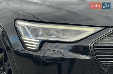 Внедорожник / Кроссовер Audi e-tron 2021 в 