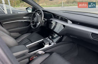 Внедорожник / Кроссовер Audi e-tron 2021 в 