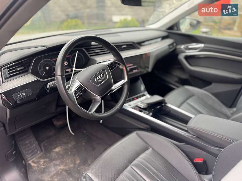 Внедорожник / Кроссовер Audi e-tron 2021 в Сарнах