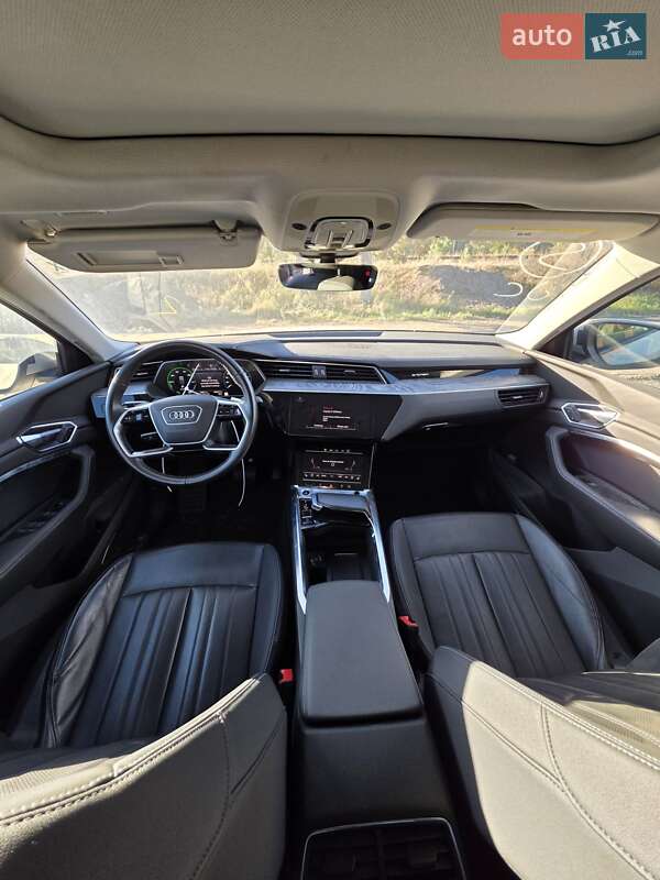 Внедорожник / Кроссовер Audi e-tron 2021 в Сарнах