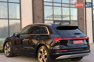 Внедорожник / Кроссовер Audi e-tron 2020 в 