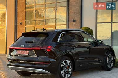 Внедорожник / Кроссовер Audi e-tron 2020 в 
