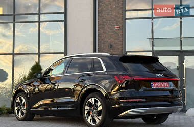 Внедорожник / Кроссовер Audi e-tron 2020 в 