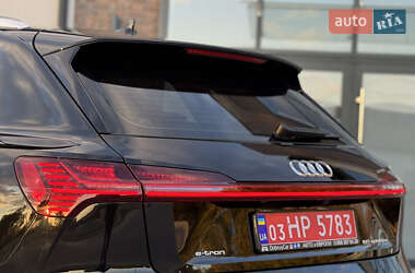Внедорожник / Кроссовер Audi e-tron 2020 в 
