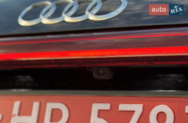 Внедорожник / Кроссовер Audi e-tron 2020 в 