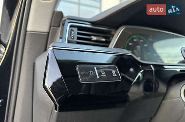 Внедорожник / Кроссовер Audi e-tron 2020 в 