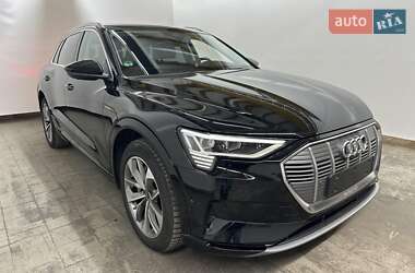 Позашляховик / Кросовер Audi e-tron 2022 в 