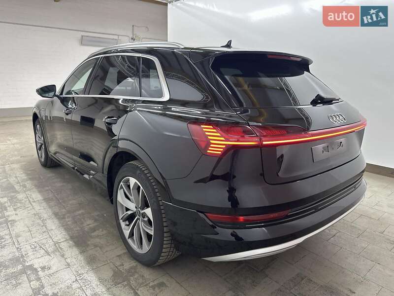 Внедорожник / Кроссовер Audi e-tron 2022 в Киеве фото 8 Внедорожник / Кроссовер Audi e-tron 2022 в Киеве