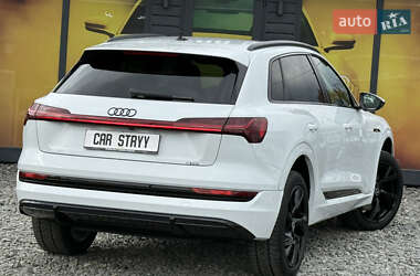 Позашляховик / Кросовер Audi e-tron 2021 в 