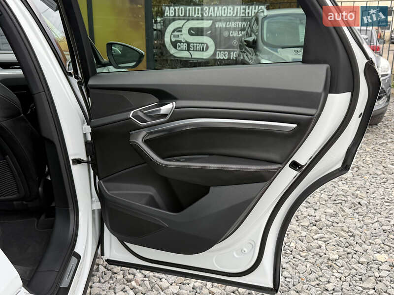 Внедорожник / Кроссовер Audi e-tron 2021 в Стрые