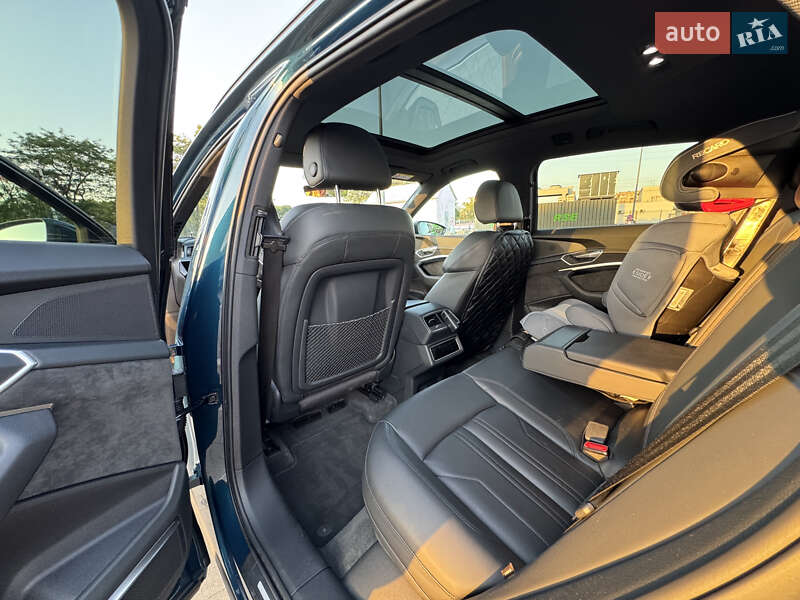 Внедорожник / Кроссовер Audi e-tron 2020 в Одессе фото 6 Внедорожник / Кроссовер Audi e-tron 2020 в Одессе