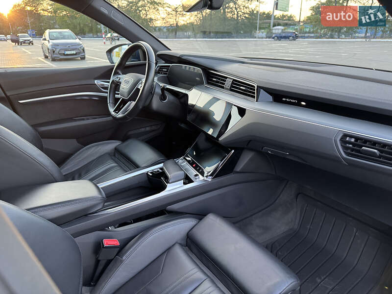 Внедорожник / Кроссовер Audi e-tron 2020 в Одессе фото 18 Внедорожник / Кроссовер Audi e-tron 2020 в Одессе