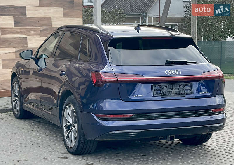Позашляховик / Кросовер Audi e-tron 2021 в Києві