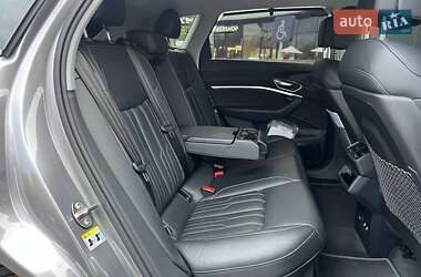 Внедорожник / Кроссовер Audi e-tron 2019 в 