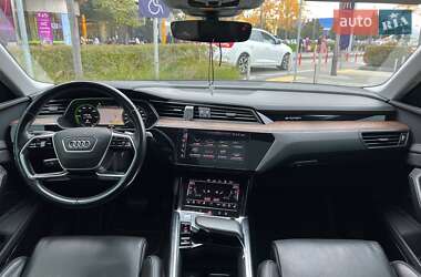 Внедорожник / Кроссовер Audi e-tron 2019 в 