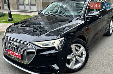 Позашляховик / Кросовер Audi e-tron 2019 в 