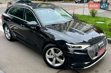 Позашляховик / Кросовер Audi e-tron 2019 в 