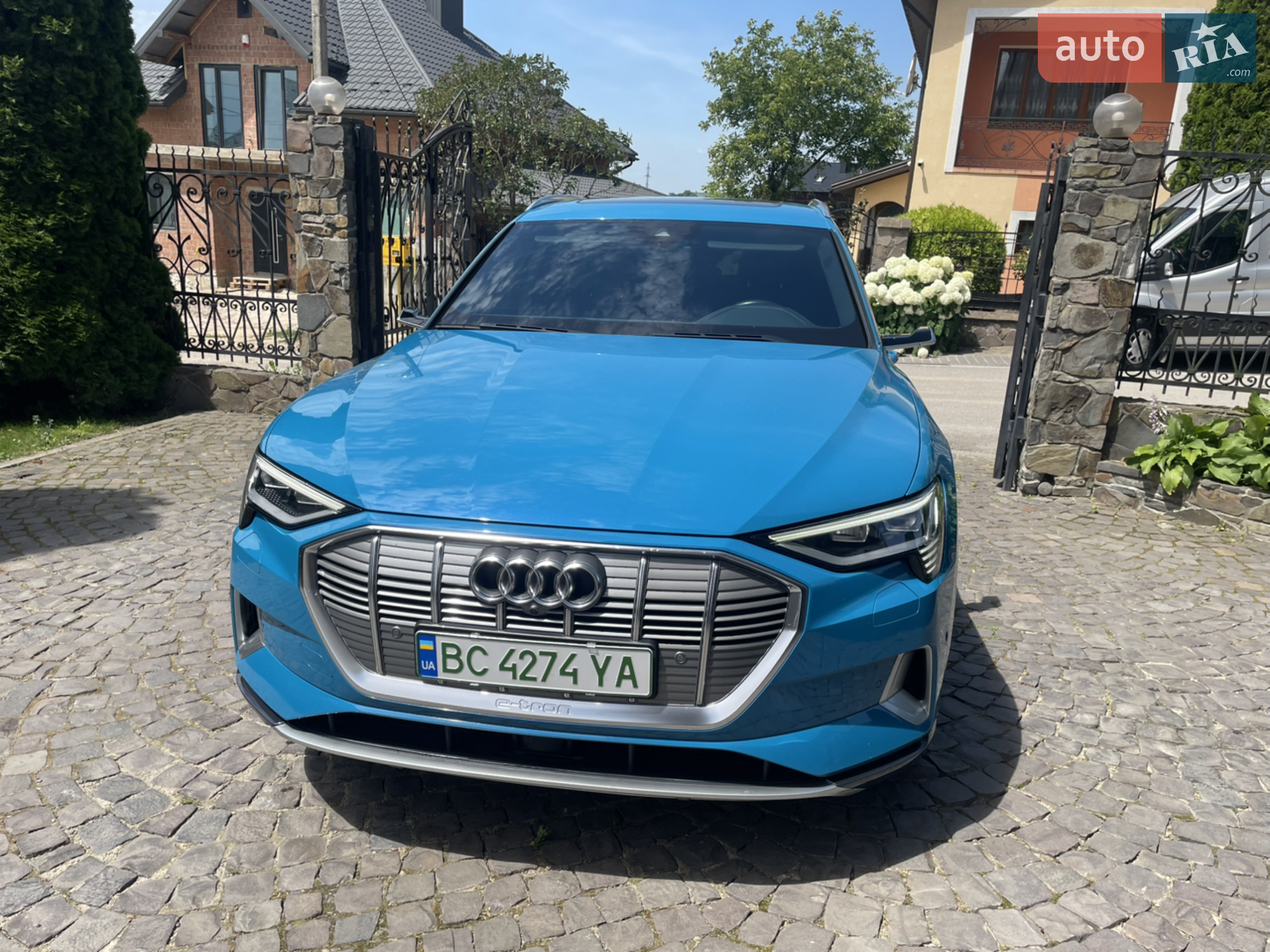 2019 Audi e-tron - мініатюра 2