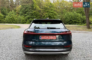Позашляховик / Кросовер Audi e-tron 2019 в 