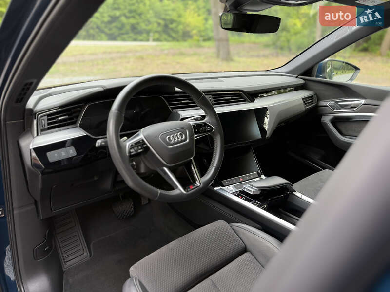 Позашляховик / Кросовер Audi e-tron 2019 в Львові фото 30 Позашляховик / Кросовер Audi e-tron 2019 в Львові
