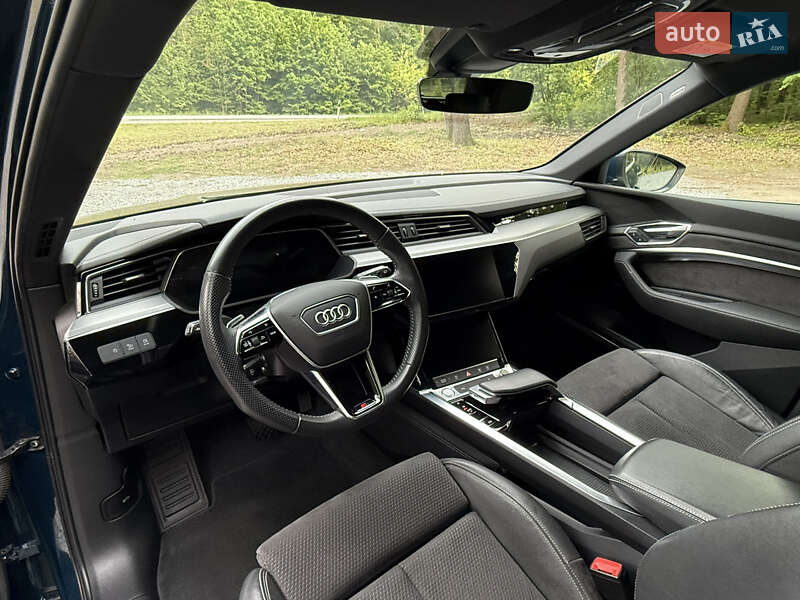 Позашляховик / Кросовер Audi e-tron 2019 в Львові фото 31 Позашляховик / Кросовер Audi e-tron 2019 в Львові
