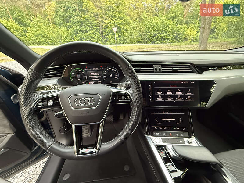 Позашляховик / Кросовер Audi e-tron 2019 в Львові фото 33 Позашляховик / Кросовер Audi e-tron 2019 в Львові