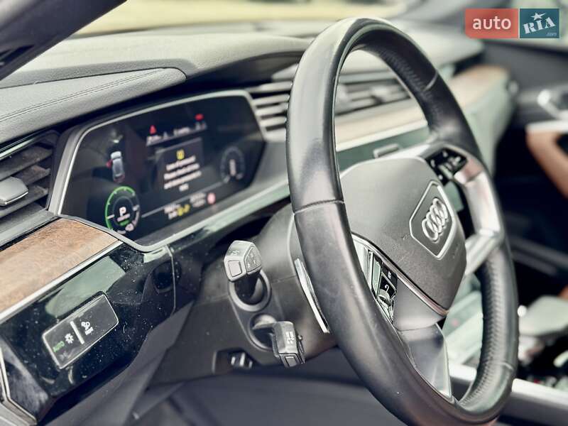 Внедорожник / Кроссовер Audi e-tron 2019 в Сарнах