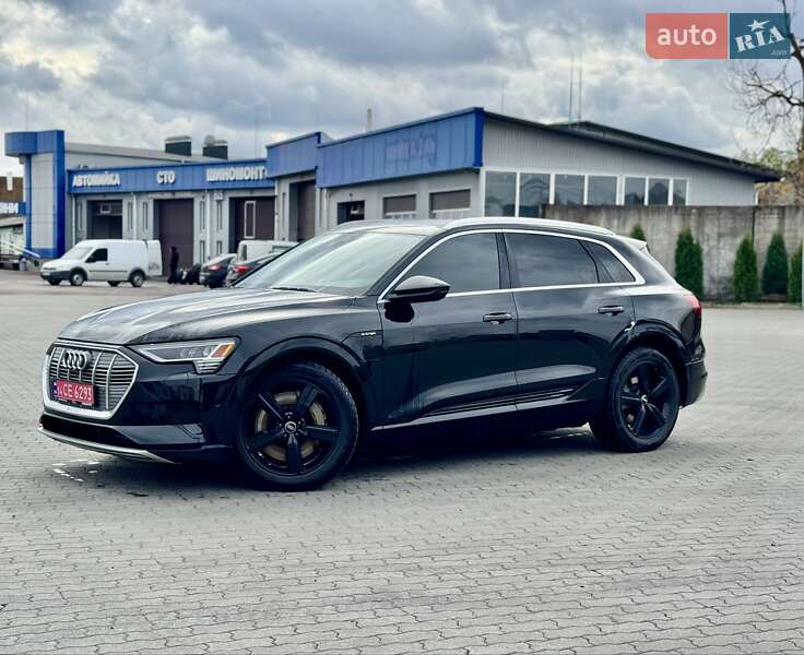 Внедорожник / Кроссовер Audi e-tron 2019 в Сарнах