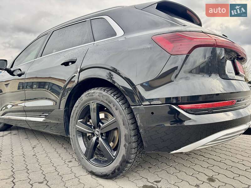 Внедорожник / Кроссовер Audi e-tron 2019 в Сарнах