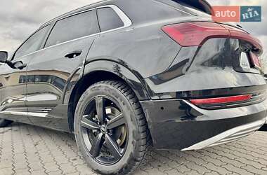 Позашляховик / Кросовер Audi e-tron 2019 в  фото 12 Позашляховик / Кросовер Audi e-tron 2019 в