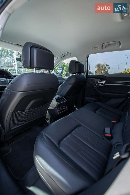 Позашляховик / Кросовер Audi e-tron 2021 в Львові