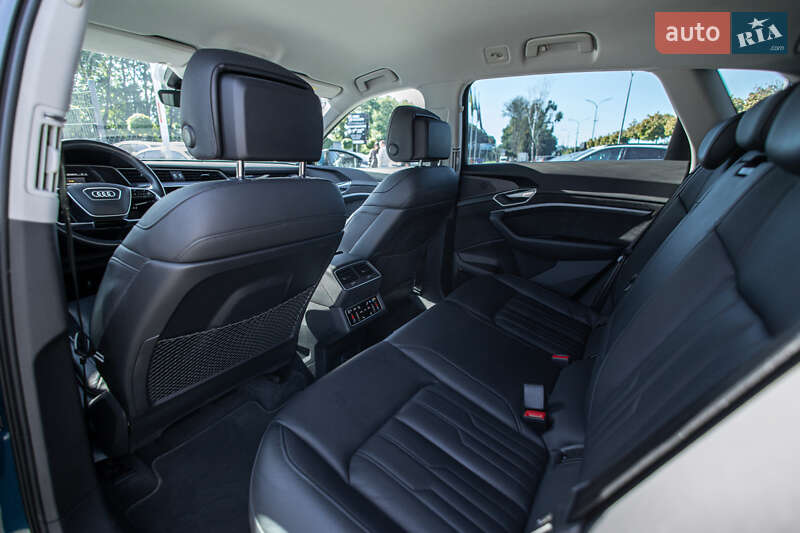 Позашляховик / Кросовер Audi e-tron 2021 в Львові
