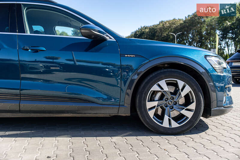 Позашляховик / Кросовер Audi e-tron 2021 в Львові