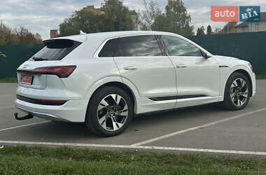 Внедорожник / Кроссовер Audi e-tron 2021 в 