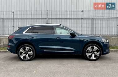 Позашляховик / Кросовер Audi e-tron 2020 в 