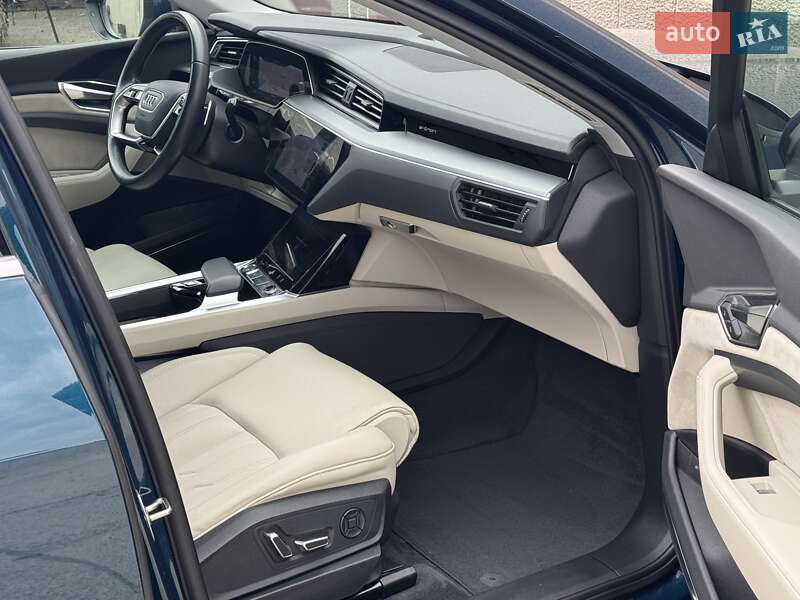 Позашляховик / Кросовер Audi e-tron 2020 в Дніпрі фото 12 Позашляховик / Кросовер Audi e-tron 2020 в Дніпрі