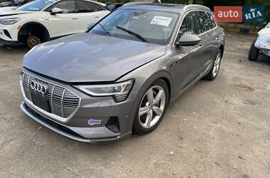 Внедорожник / Кроссовер Audi e-tron 2019 в 