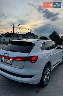 Позашляховик / Кросовер Audi e-tron 2019 в 