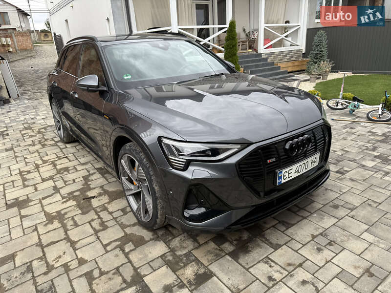 Позашляховик / Кросовер Audi e-tron 2022 в Чернівцях