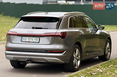 Внедорожник / Кроссовер Audi e-tron 2020 в 