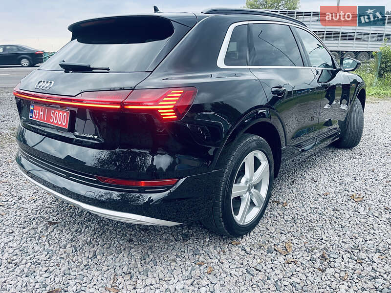Позашляховик / Кросовер Audi e-tron 2019 в Бродах