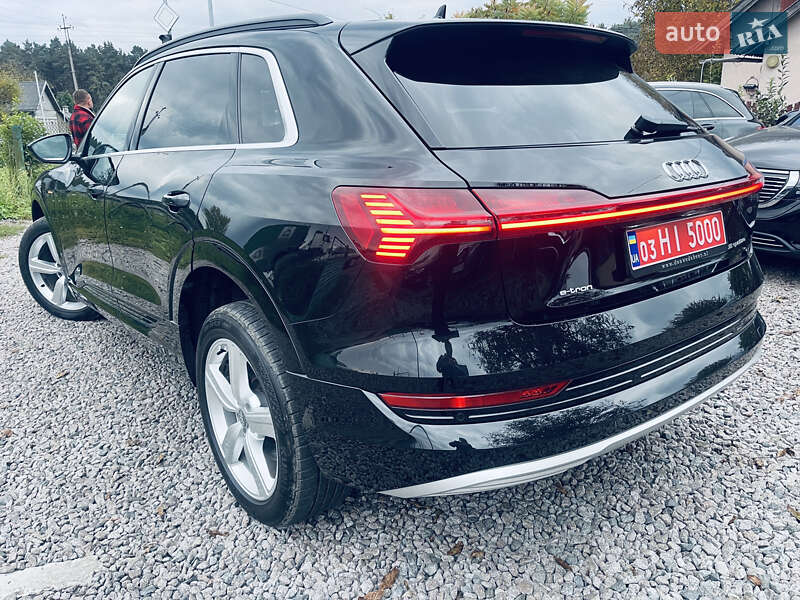 Позашляховик / Кросовер Audi e-tron 2019 в Бродах