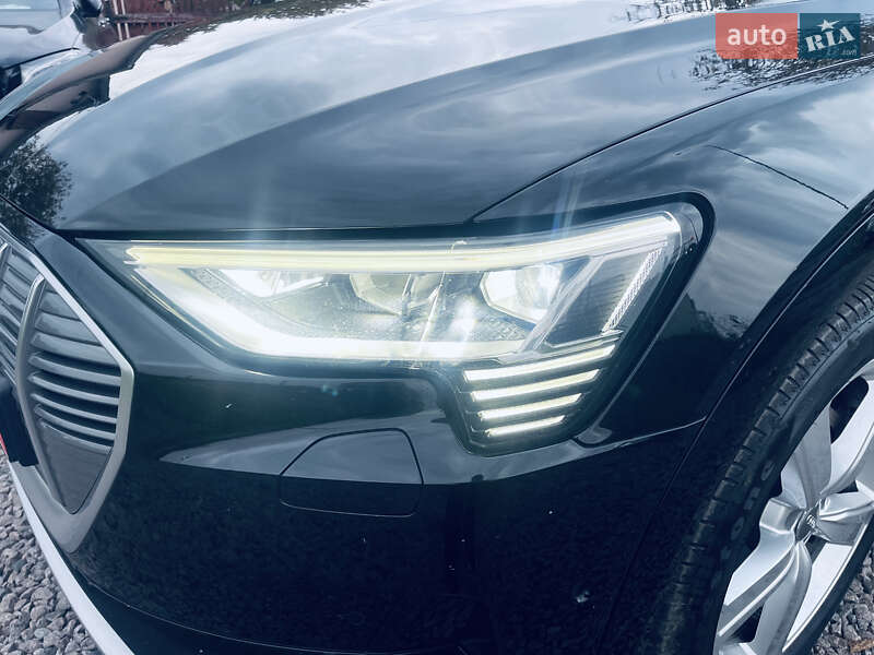 Позашляховик / Кросовер Audi e-tron 2019 в Бродах